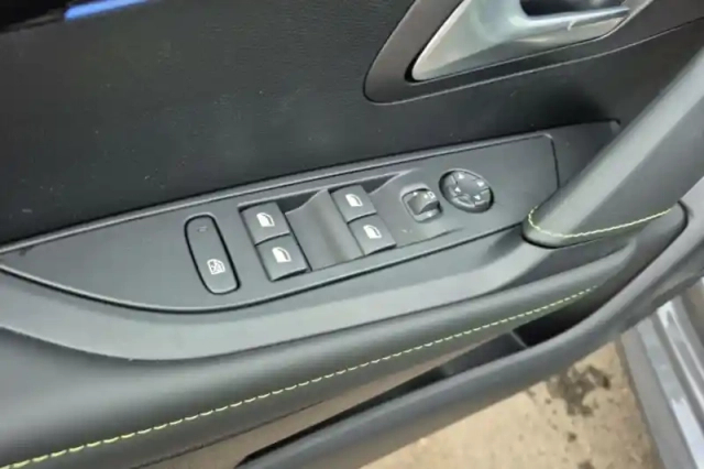 Peugeot 208 electrique 50 kwh 136ch — photo 64