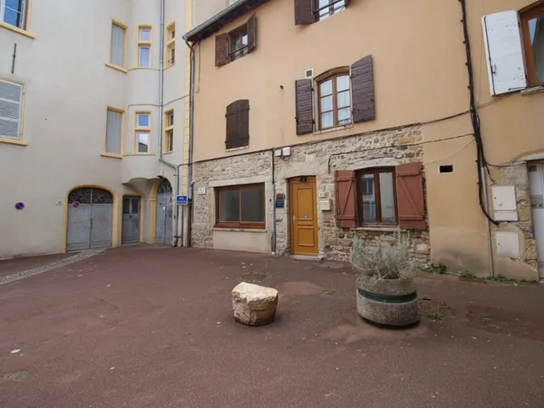 A VENDRE - Bureaux ou appartement 2 pièces Chasselay 33 m2