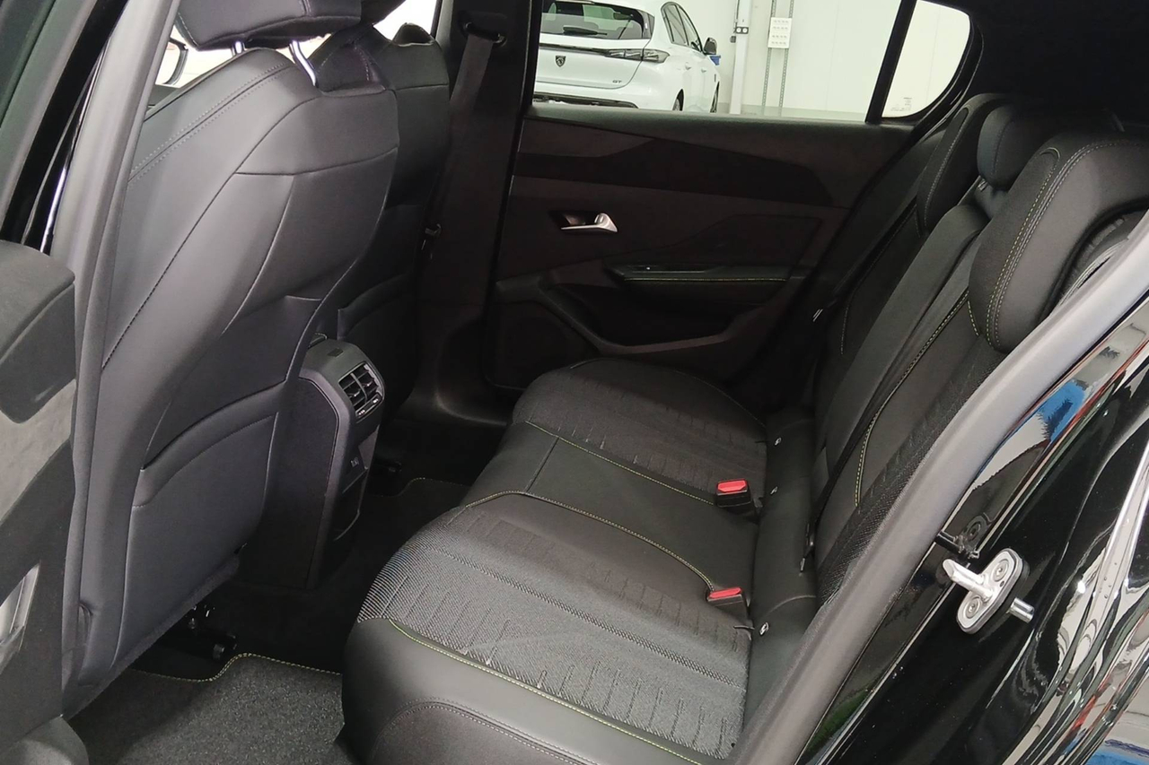 Peugeot 308 — photo 11