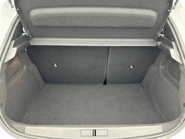 Peugeot 208 hybrid 100 e-dcs6 — photo 6