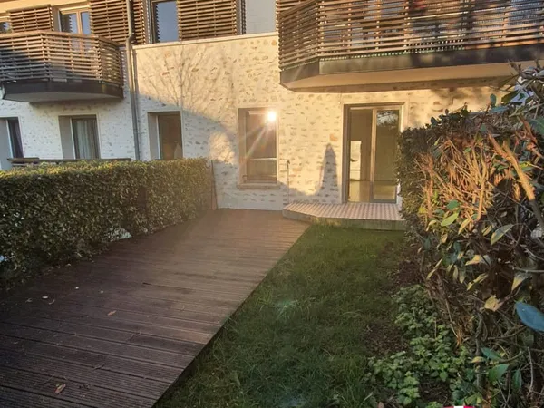 2 Pièces en rez de jardin