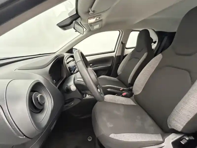 Toyota Aygo 1.0 vvt-i 72 dynamic — photo 18