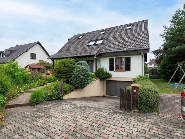 Maison 8 pièces 233 m²