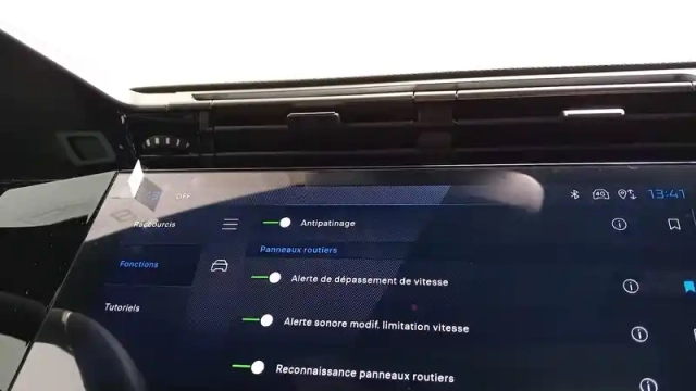 Peugeot 408 electrique 58 kwh 210 ch — photo 29