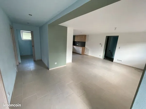 Appartement F4 100 m² rez de chaussée