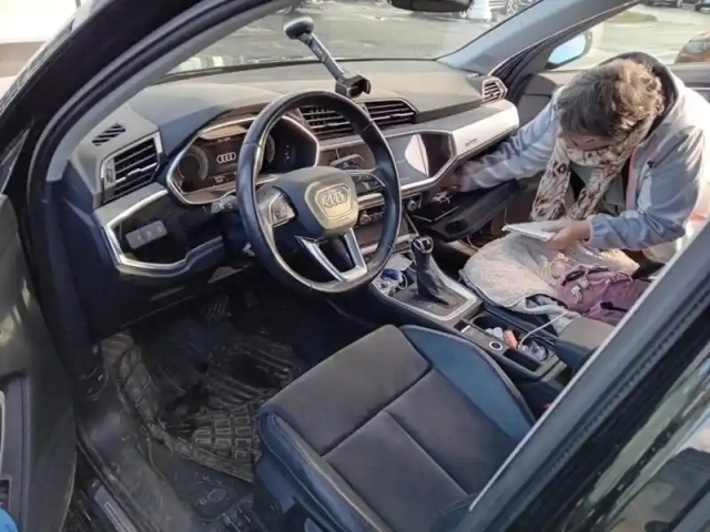 Audi Q3 35 tdi 150ch design s tronic 7 — photo 3