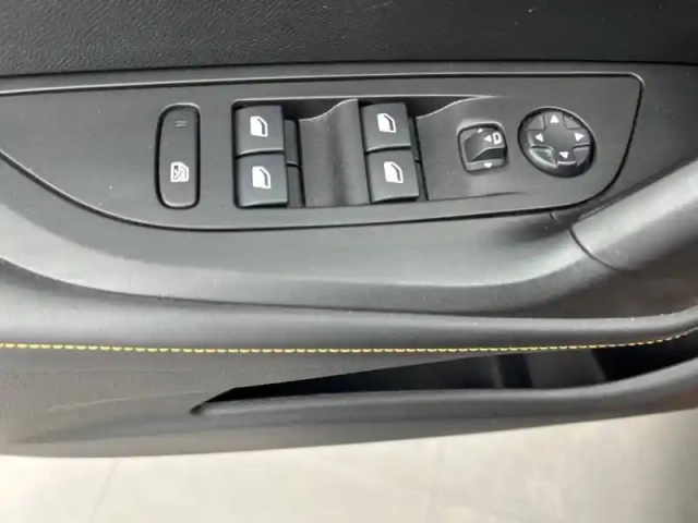 Peugeot 2008 puretech 130 s&amp;s eat8 — photo 18