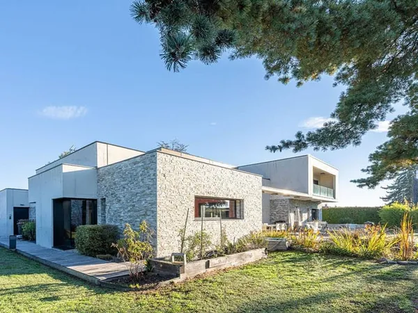 Maison 6 pièces 298 m²