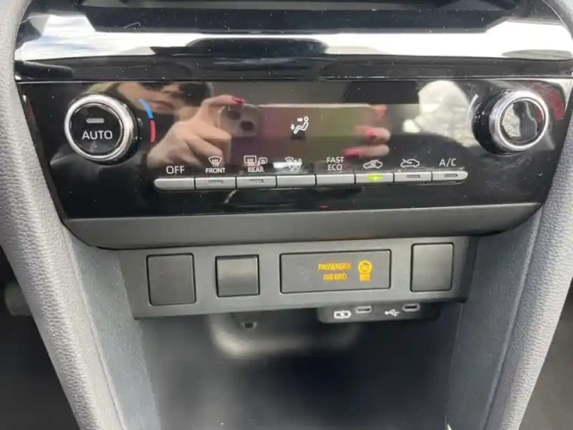 Toyota Yaris hybride 1.5 hybrid 116h dynamic auto 2wd — photo 13