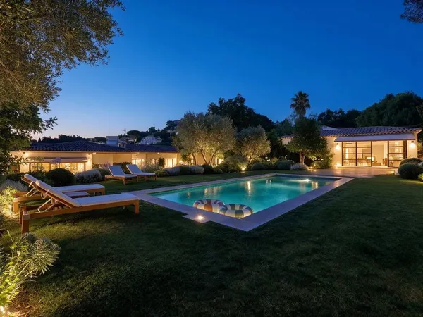 Villa 6 pièces 270 m²