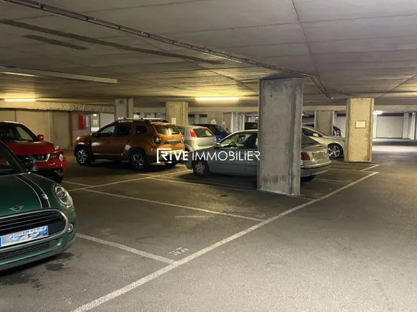 THONON- un parking à 90eur cc