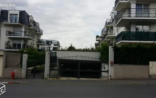 Place de parking sécurisée en sous-sol - Sartrouville