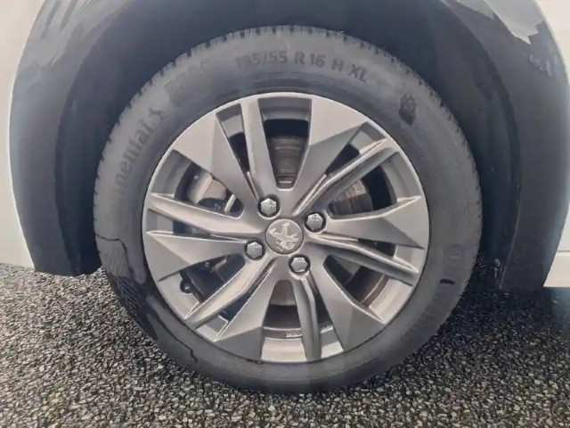 Peugeot 208 electrique 50 kwh 136ch — photo 13