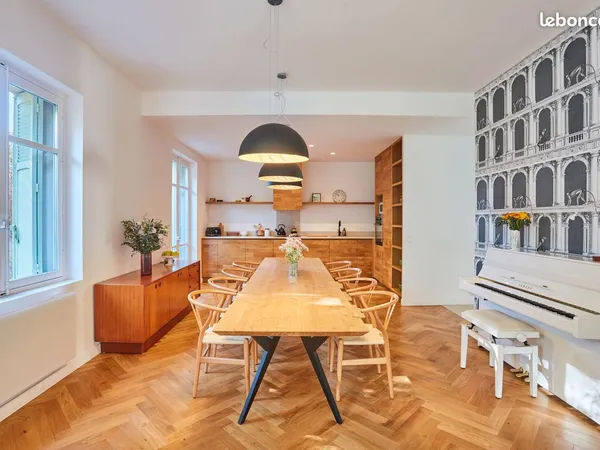 Aix centre-ville - Appartement familial T5 de 142 m² avec 2 parkings (dont 1 box), cave