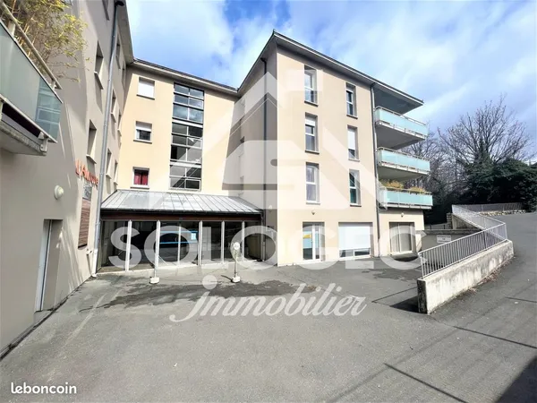 Bureaux 66 m² Mende