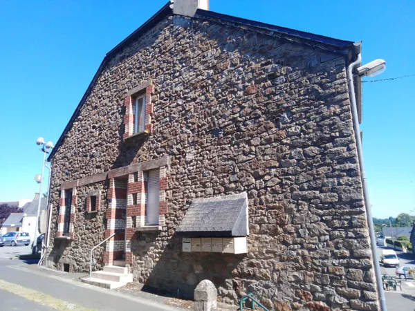 Appartement à louer - 27.5 m2 - 2 pièces à Merdrignac, axe Rennes-Loudéac