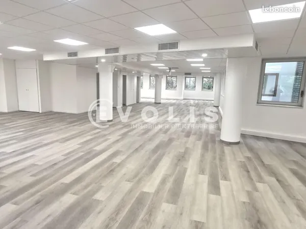 Bureau 238 m²