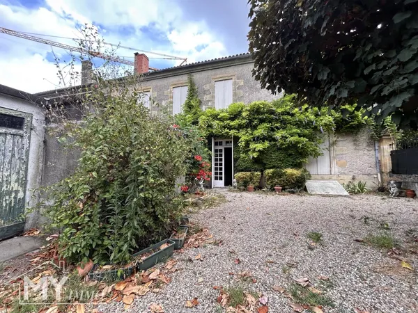STE FOY LA GRANDE : Grande maison bourgeoise en pierre