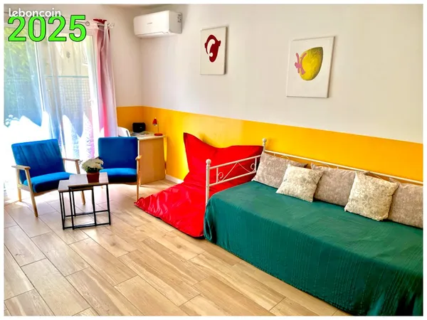 Très bel appartement 40m2 en centre-ville, tout équipé, vue jardin. Bail 3-6 mois
