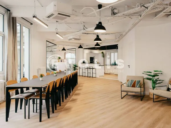 Bureau 280 m²