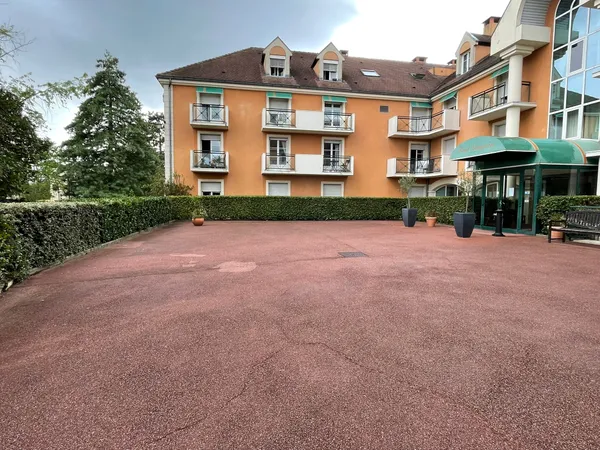Loue studio 19m² en résidence seniors - Verrières-le-Buisson (91)