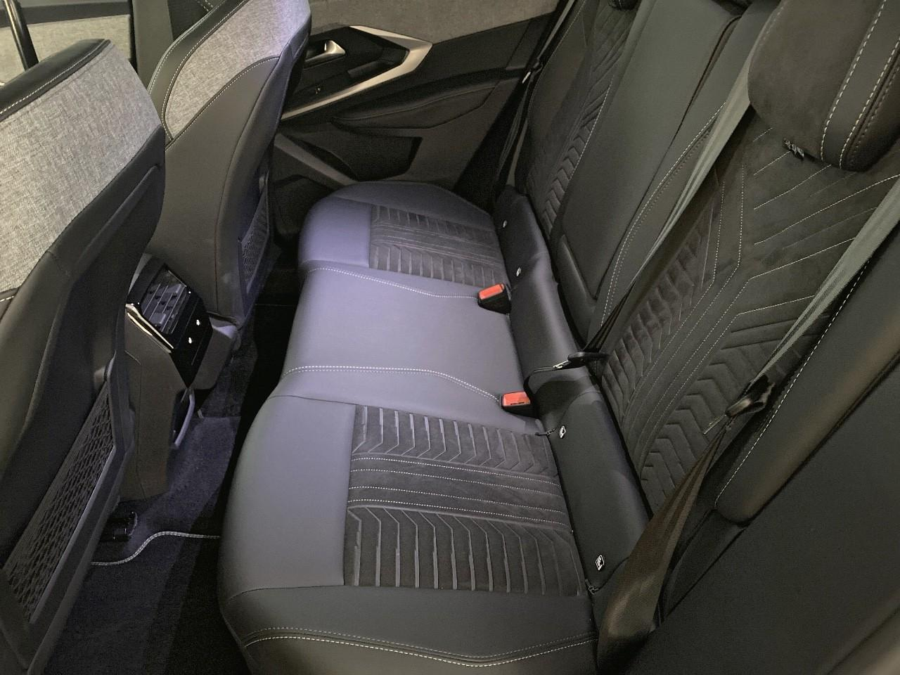 Peugeot 3008 hybrid 145 e-dcs6 gt — photo 10