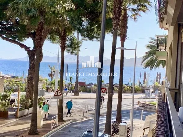 JUAN LES PINS - 3 PIECES - DEUX TERRASSES ET VUE MER