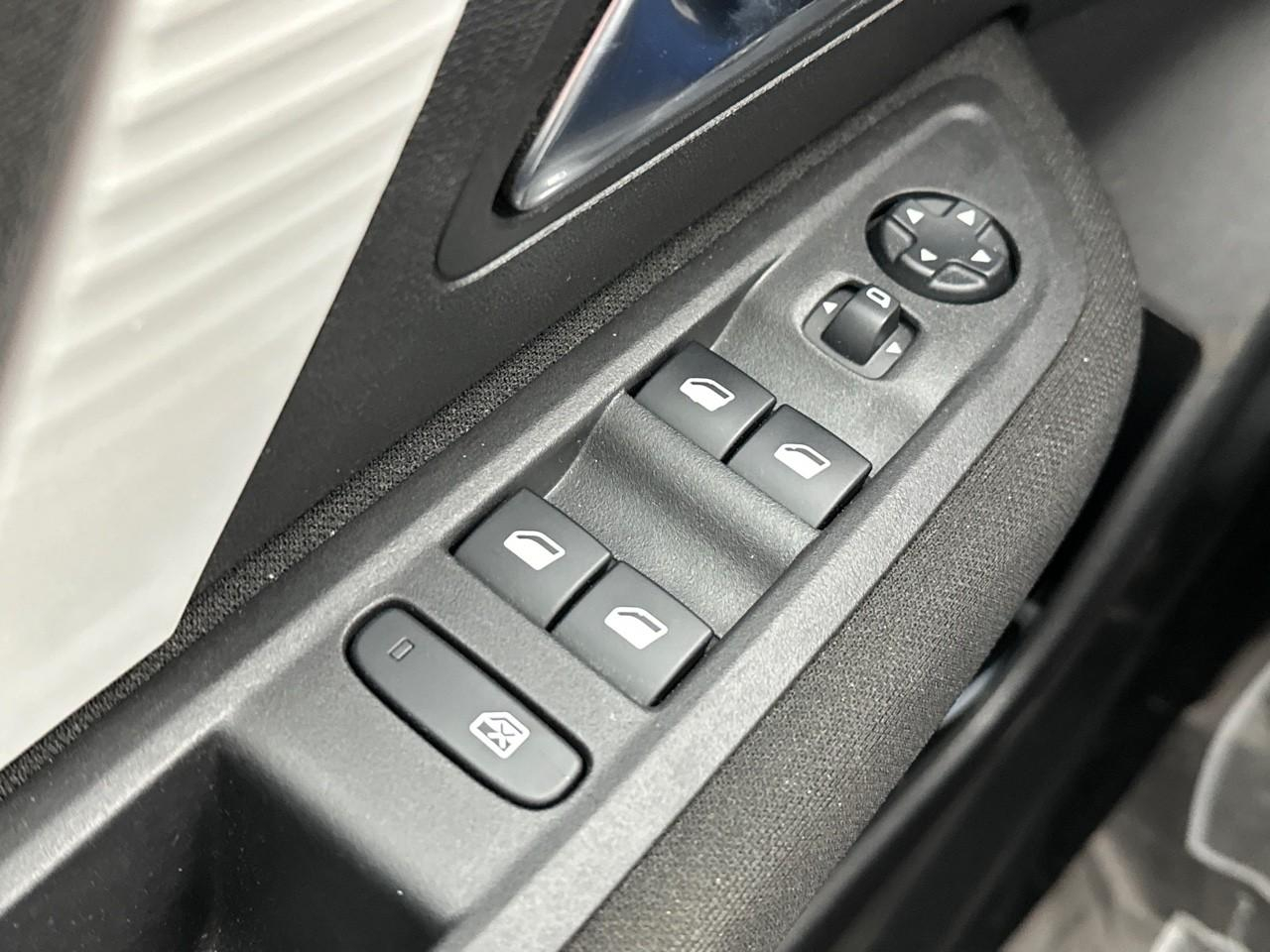 Citroën C4 puretech 100 s&s bvm6 live — photo 15