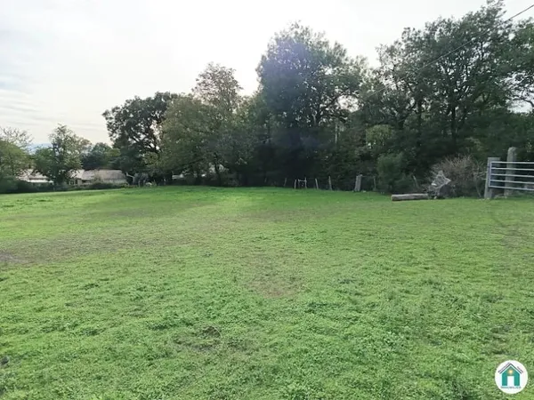 Terrain 2700 m²