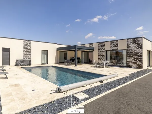 Maison 7 pièces 222 m²