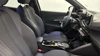 Peugeot 2008 1.2 PureTech 130ch S&S GT EAT8 — photo 15