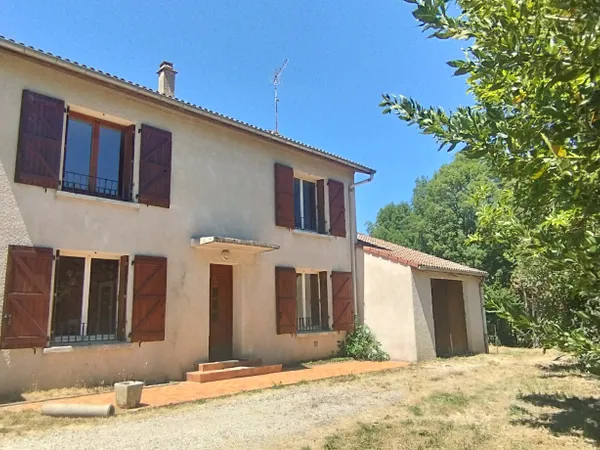 Maison au calme sur 5000 m2 de terrain