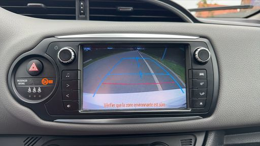 Toyota Yaris 1.3 VVT-i 100 - Dynamic Business – 2017 – 139738 km – Essence – Boîte Manuelle — photo 4