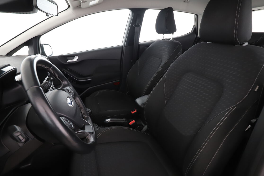 Ford Fiesta 1.0 EcoBoost Titanium — photo 9