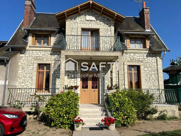 Grande maison 4 chambres avec piscine couverte