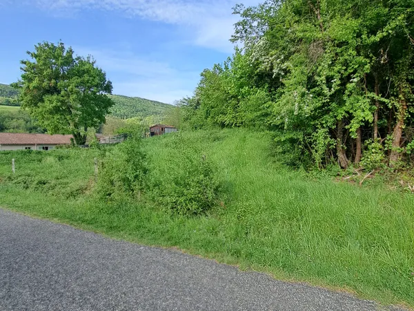 A VENDRE TERRAIN LA BASTIDE SUR L'HERS 1900 M²