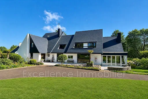 Maison 10 pièces 320 m²