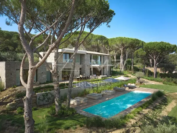 Villa 7 pièces 530 m²