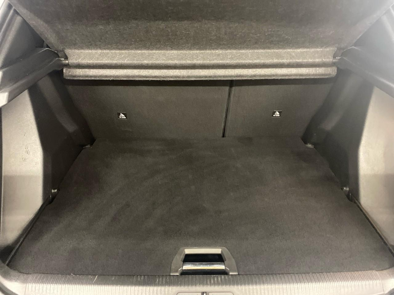 Peugeot 2008 puretech 130 s&s eat8 gt — photo 14