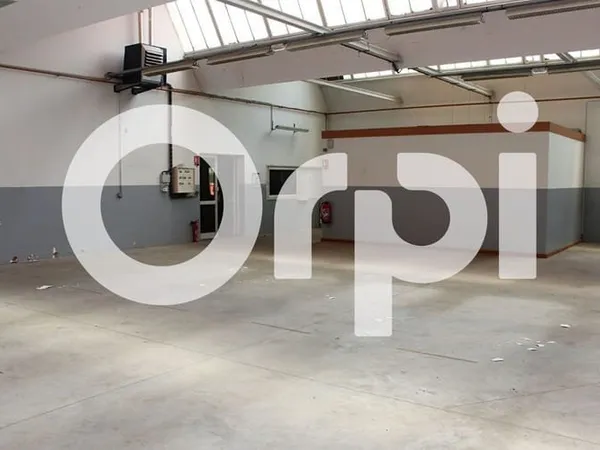 Local commercial 200 m²