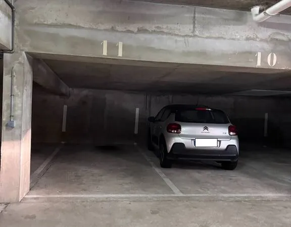 Garage/Parking