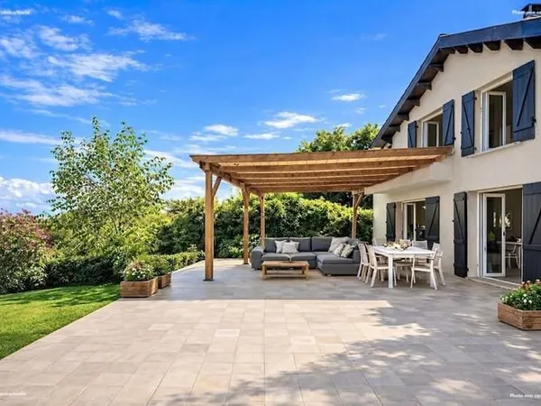 Maison 6 pièces 209 m²