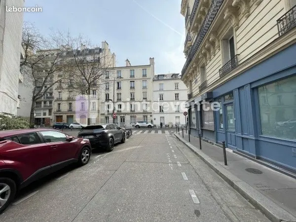 Commerce habillement/textile 28 m²