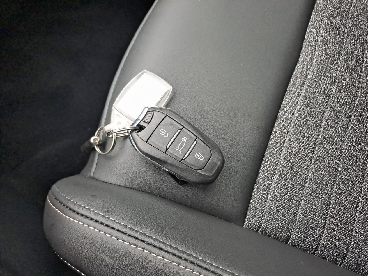 Peugeot 5008 hybrid 145 ch e-dcs6 allure — photo 22