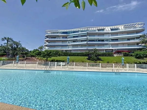 Juan-Les-Pins - 3 Pièces Traversant - Parc & Piscine - Terrasse - Garage