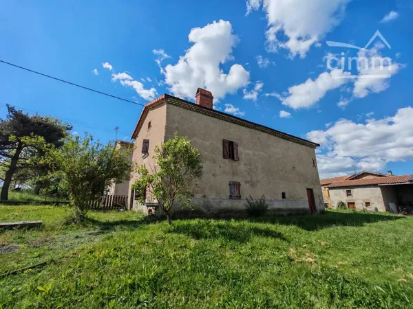Ancienne maison d'habitation avec grange