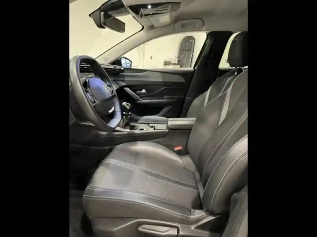 Peugeot 308 1.2 puretech 130ch s&amp;s allure pack — photo 10