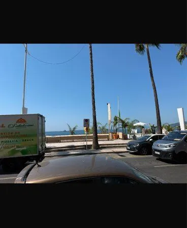à louer - local commercial en première ligne mer - juan-les-pins