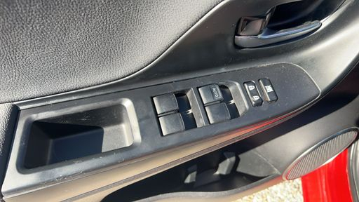 Toyota Yaris 1.3 VVT-i 99 - Collection – 2016 – 101396 km – Essence – Boîte Manuelle — photo 26