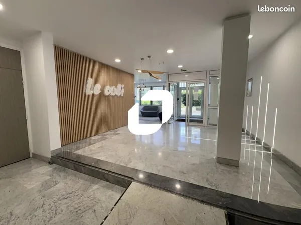 Bureaux 606 m²